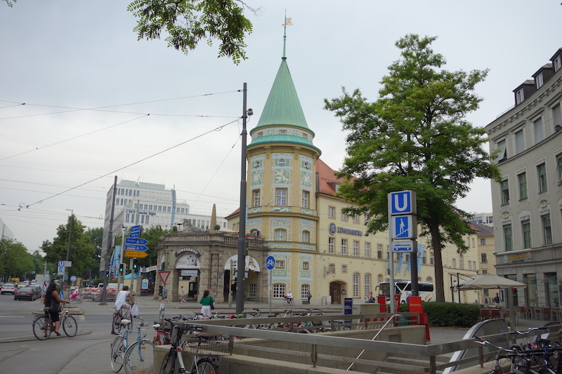 Lwenbrukeller Biergarten